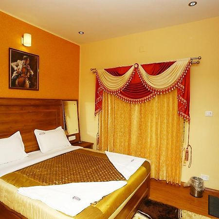 Mmr Grand Inn Утакаманд Экстерьер фото