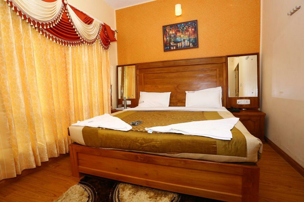 Mmr Grand Inn Утакаманд Экстерьер фото